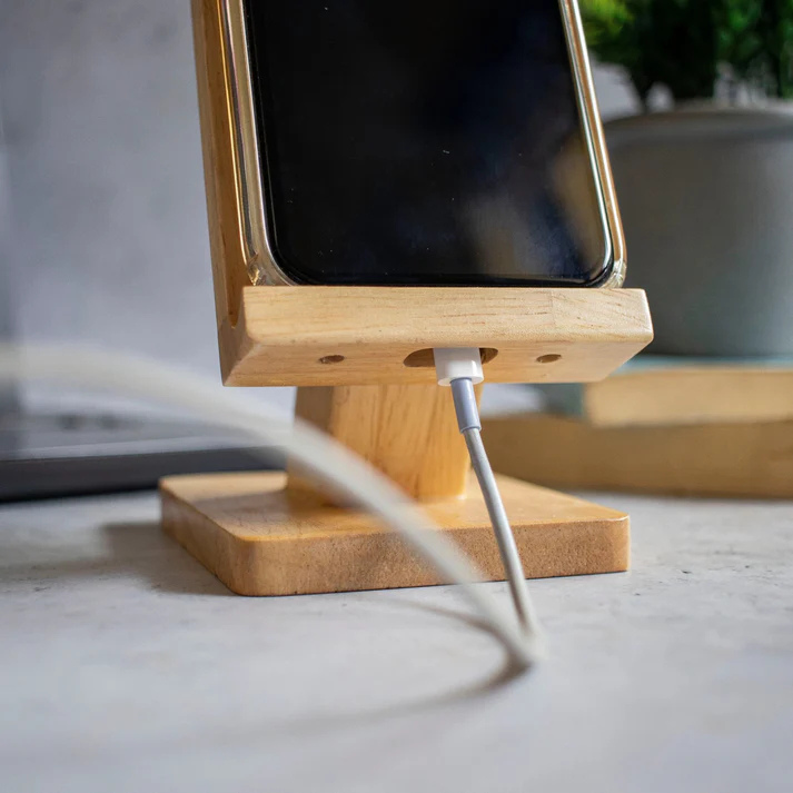 'Decker' : Hands-Free Phone Holder